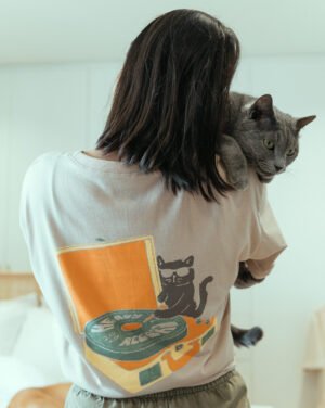 Heavy Record oversized tee - cat in beige